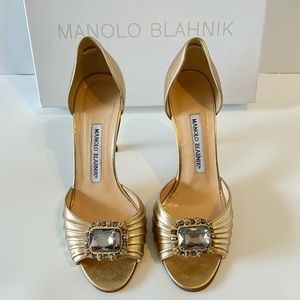 Manolo Blahnik Gold Leather Crystal Embellishment D'Orsay Pumps